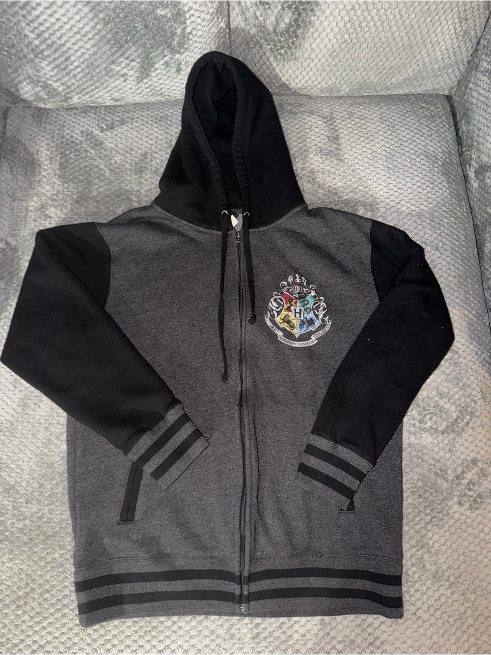Harry Potter men’s Black & Gray Hogwarts Crest Zip Hoodie